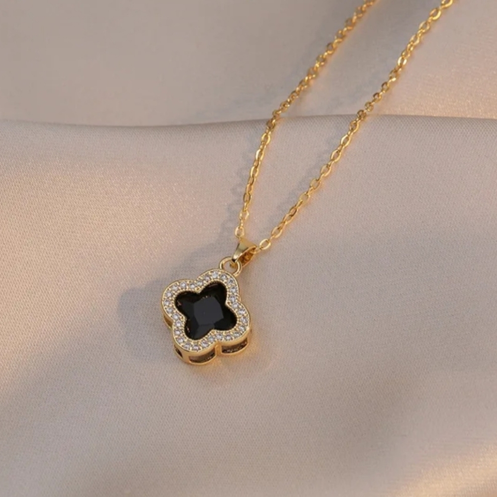 Elegant Gold and Black Pendant Necklace